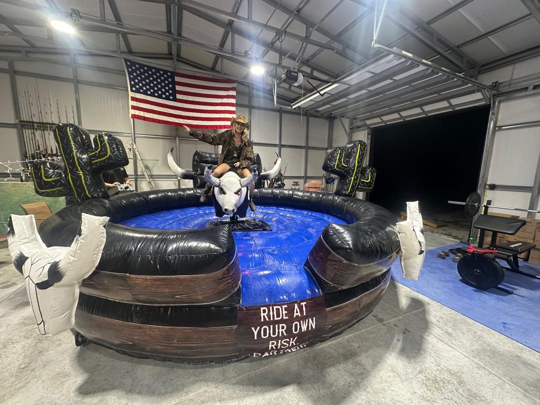 Mechanical bull